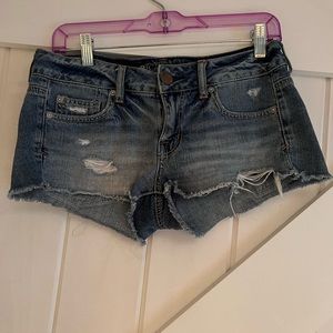 American Eagle Shorts Low rise vintage women’s size 4